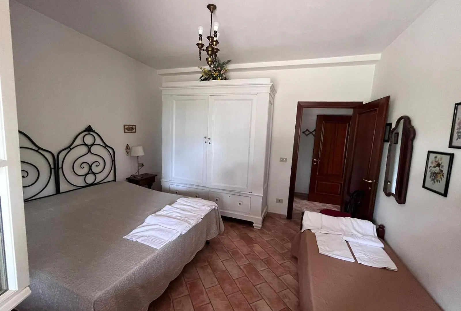 Tenuta Poggio Alla Farnia Fauglia 0*,